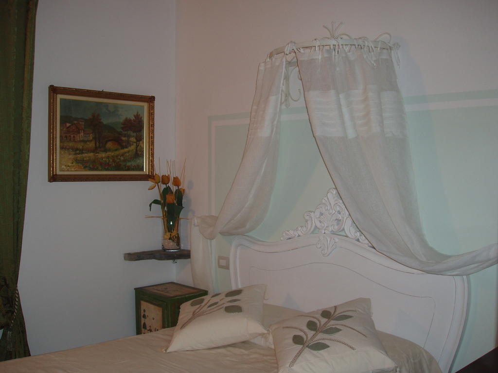 Il Giardino Di Rosmarino Bed & Breakfast Pontremoli Cameră foto