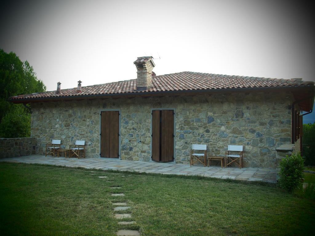 Il Giardino Di Rosmarino Bed & Breakfast Pontremoli Exterior foto