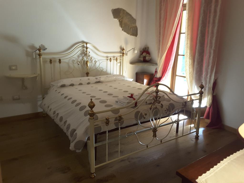 Il Giardino Di Rosmarino Bed & Breakfast Pontremoli Exterior foto