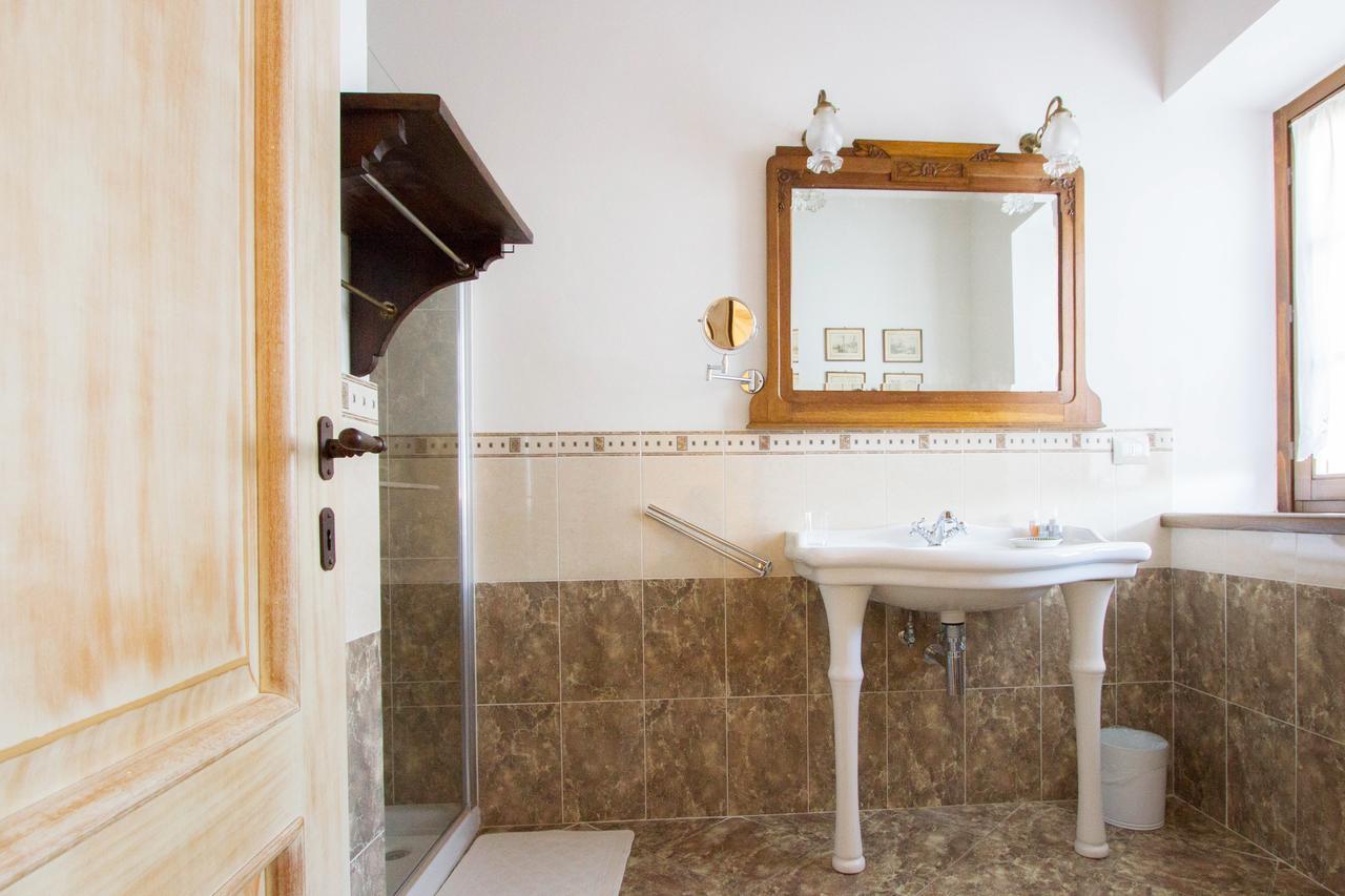 Il Giardino Di Rosmarino Bed & Breakfast Pontremoli Exterior foto