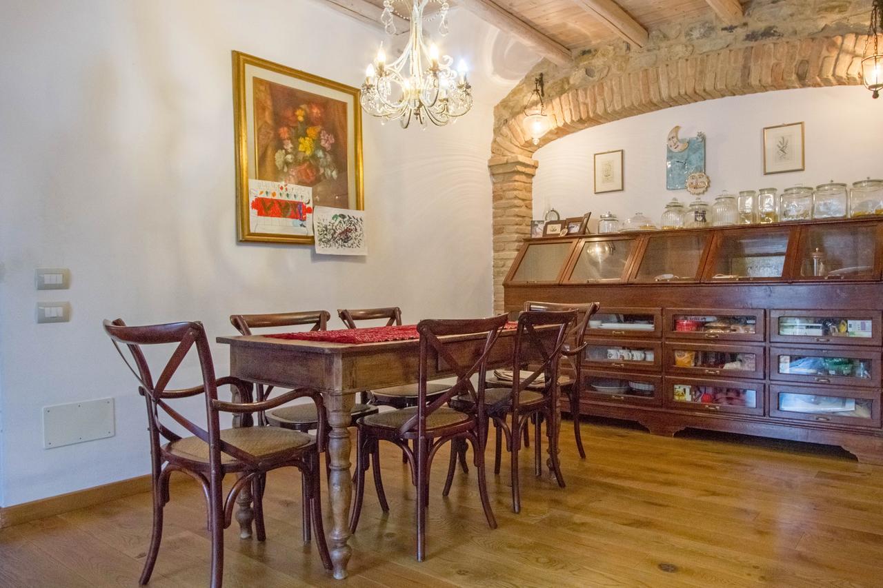 Il Giardino Di Rosmarino Bed & Breakfast Pontremoli Exterior foto