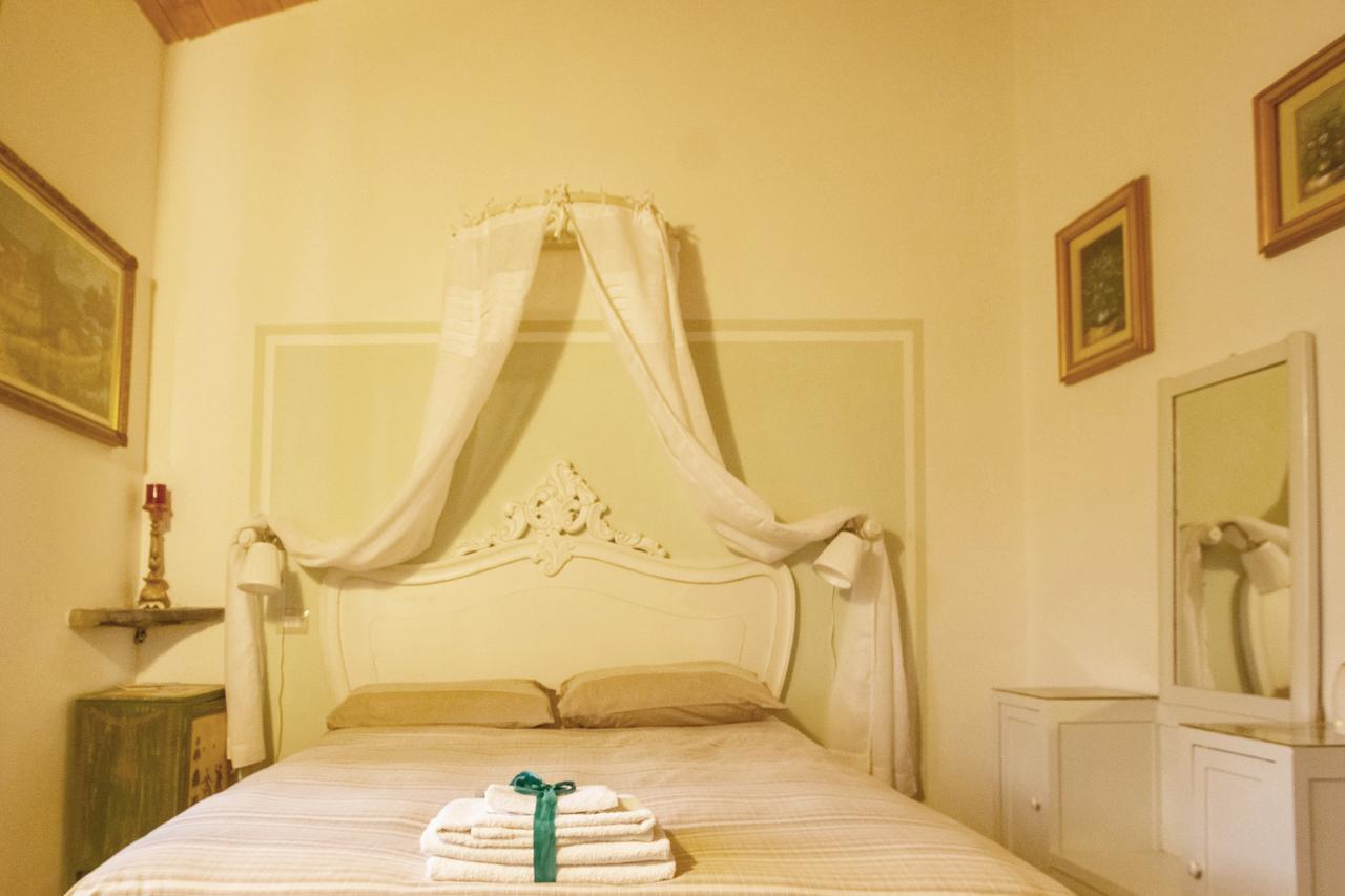 Il Giardino Di Rosmarino Bed & Breakfast Pontremoli Exterior foto